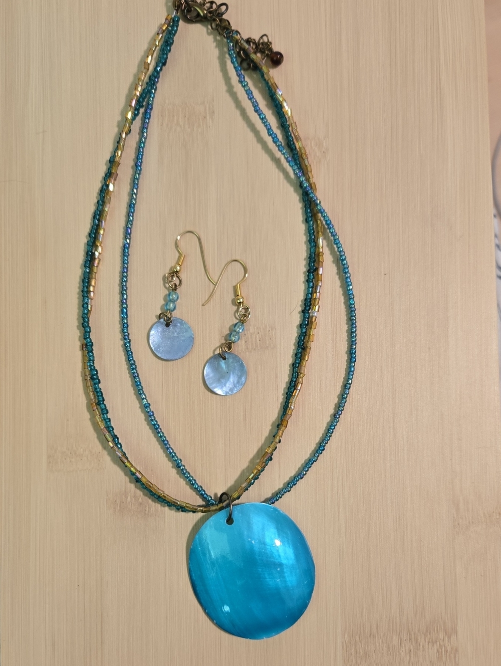 Handmade mother-of-pearl Blue Disc Pendant Necklace & Earring Set